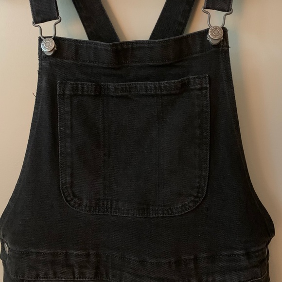 Old Navy O.G. Straight Black Jean Overalls - Picture 7 of 7